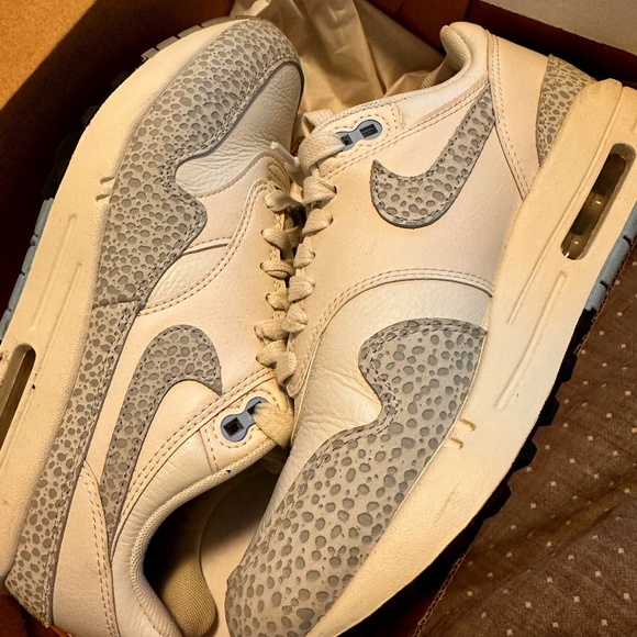 Nike Air Max 90 AMD - Picture 1 of 3